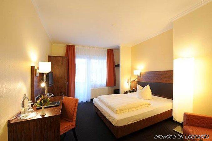 Hotel Flora Duesseldorf Стая снимка