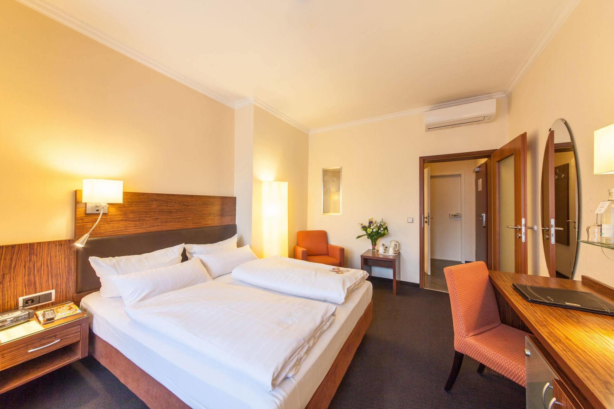 Hotel Flora Duesseldorf Екстериор снимка