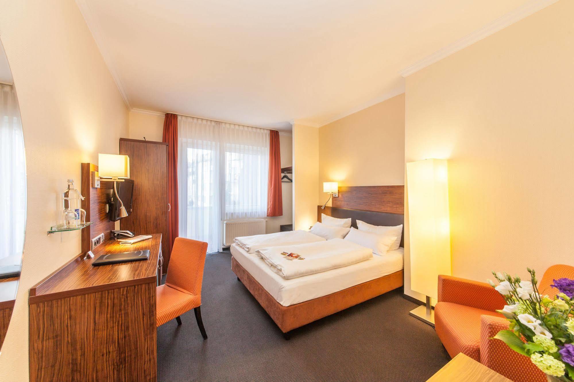 Hotel Flora Duesseldorf Екстериор снимка