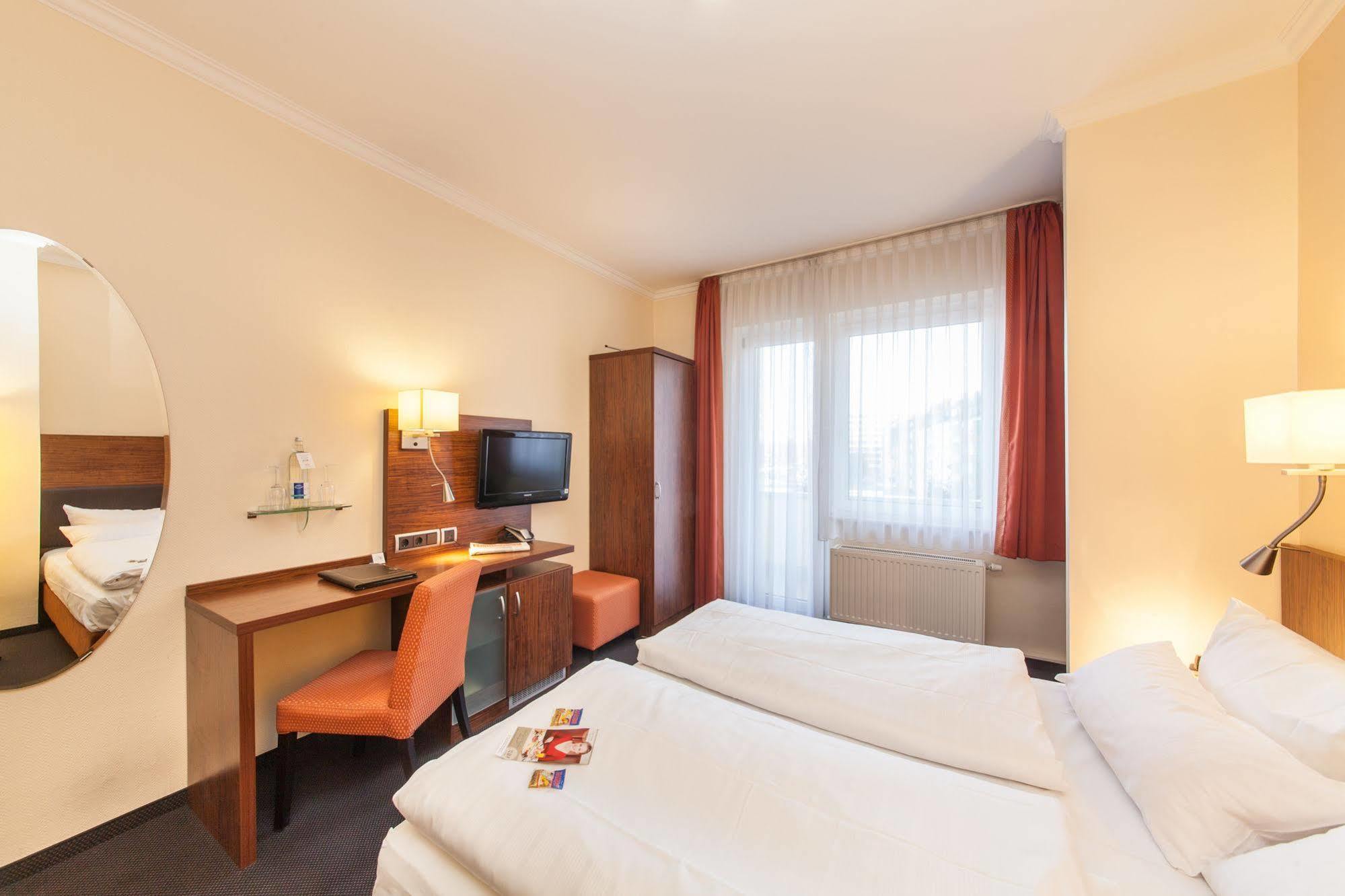 Hotel Flora Duesseldorf Екстериор снимка