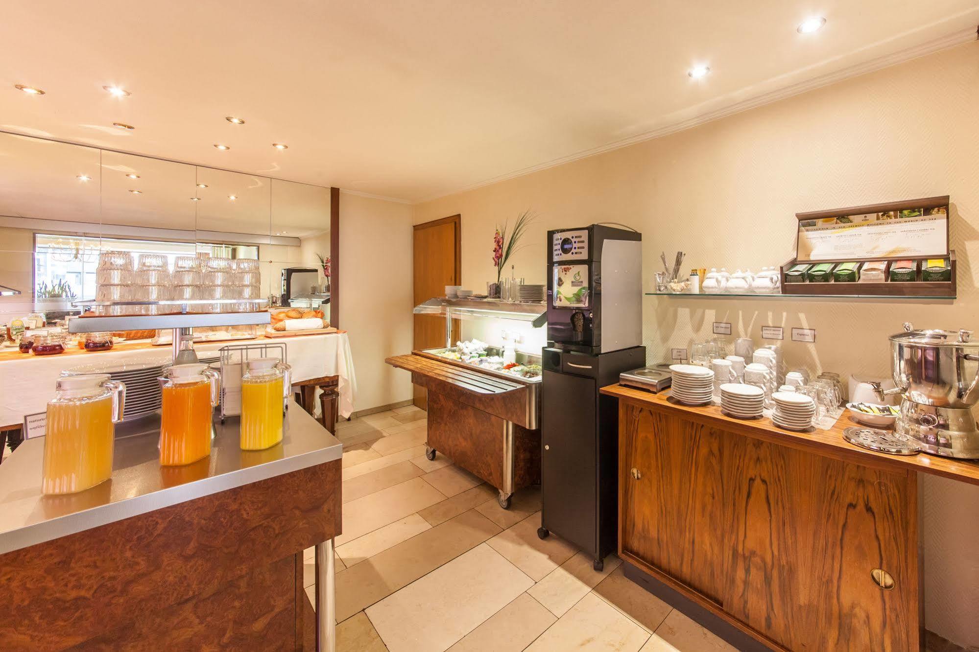 Hotel Flora Duesseldorf Екстериор снимка