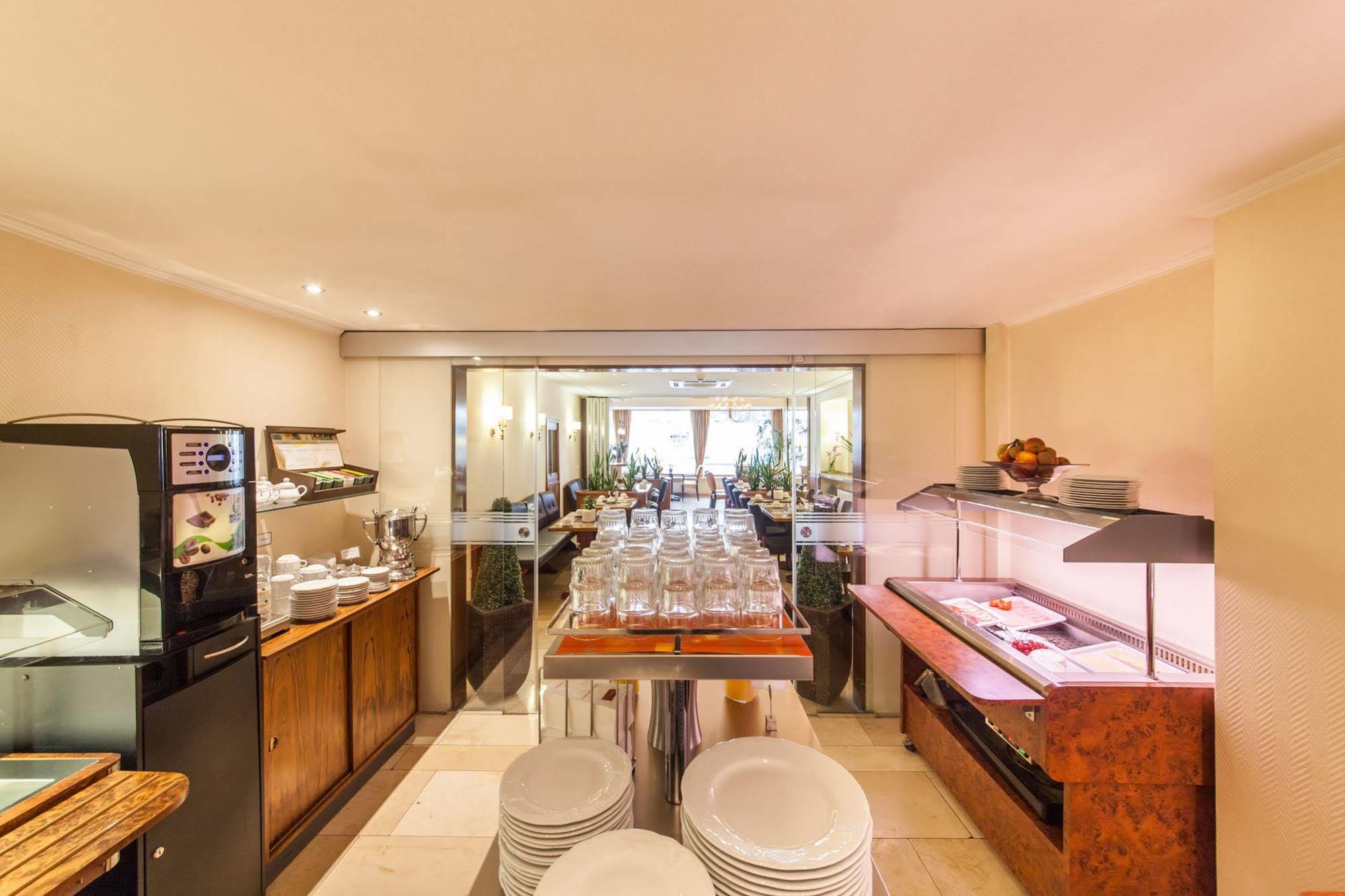 Hotel Flora Duesseldorf Екстериор снимка